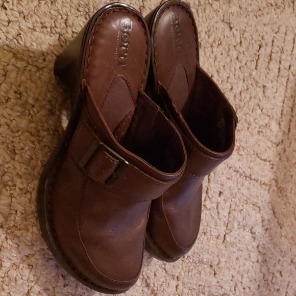 Shoes - Picture 1 of 7